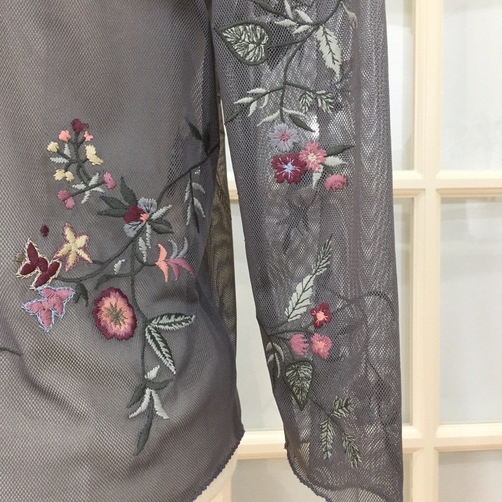 J.Jill Embroidered Floral Sheer Blouse Fluted Sleeve Top XS - Picture 12 of 15